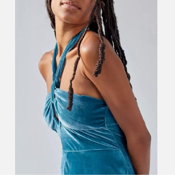Urban Outfitters Sasha Velvet Halter Neck Jumpsuit in Ink Blue NEW - Picture 14 of 15